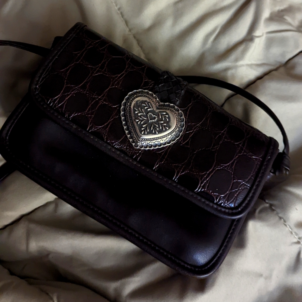 Small Ornate heart cross body